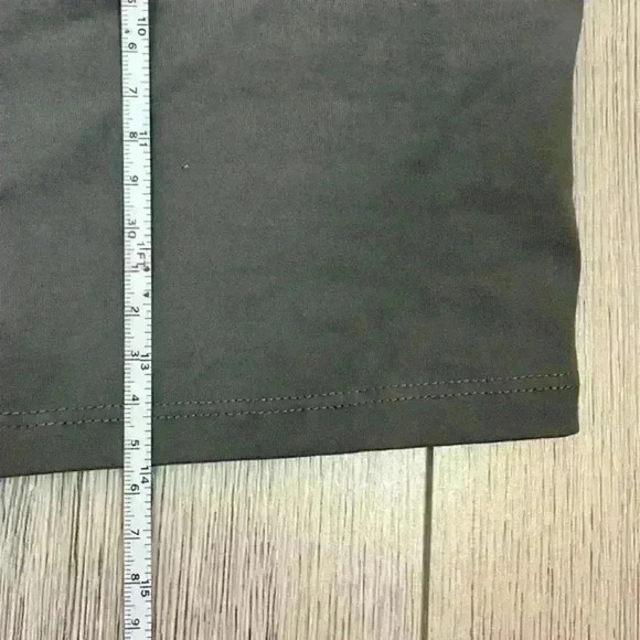 Grey Cropped Workout Tank (Unknown Brand) - Picture 8 of 8